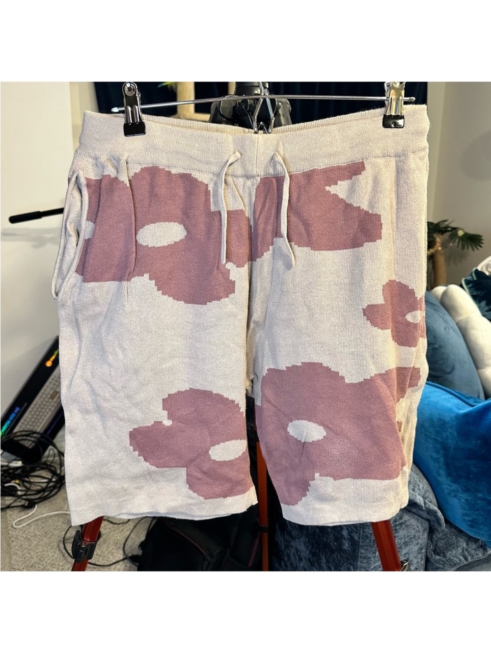 ASOS Design Knitted Floral Shorts in Dusty Pink/Brown
